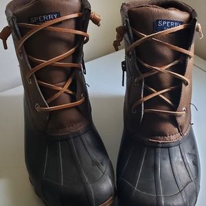 Sperry rubber boots with zip side